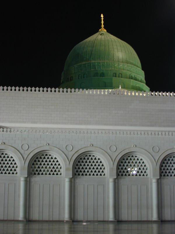 gallery15.jpg (82916 bytes)